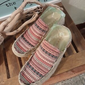 Roper Striped Canvas Slip-On Shoes - Coral/Black Size 8